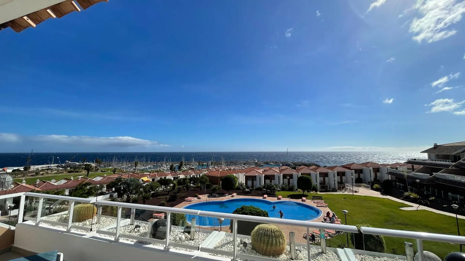 Stunning 2 Bedroom Apartment With Full View Of The Sea And Marina , Full Sun San Miguel de Abona